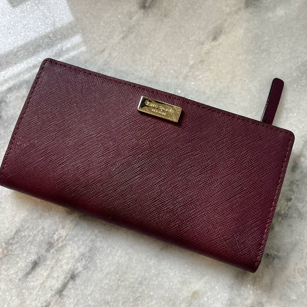 Kate Spade New York Leather Slim Bifold Wallet
